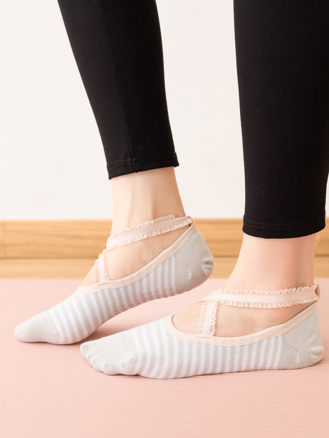 【Yoga Socks】R2浅灰-女士花边条纹圆头瑜伽普拉提运动袜