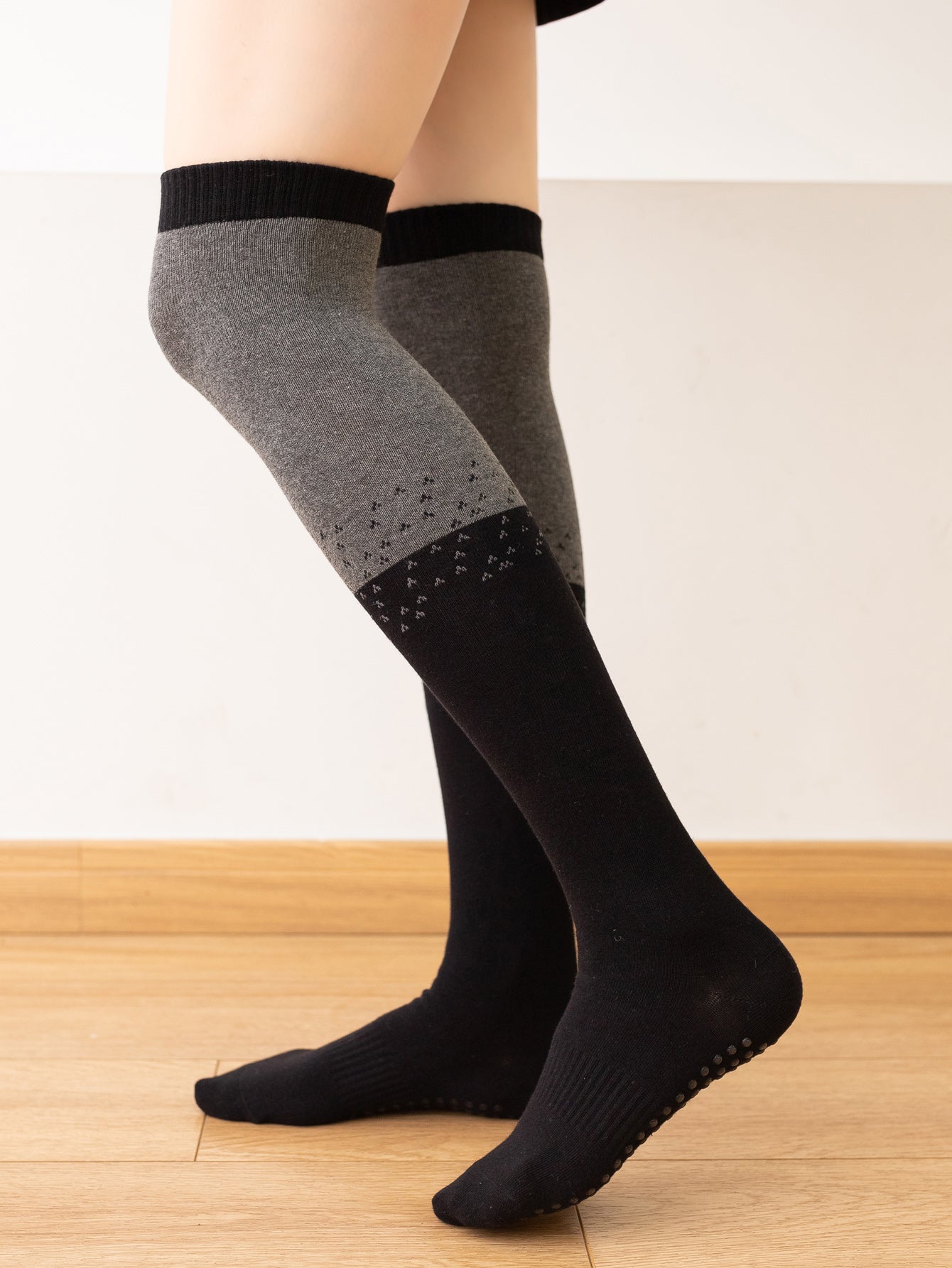 【Yoga Socks】Y1黑灰-女士撞色长筒圆头瑜伽普拉提运动袜