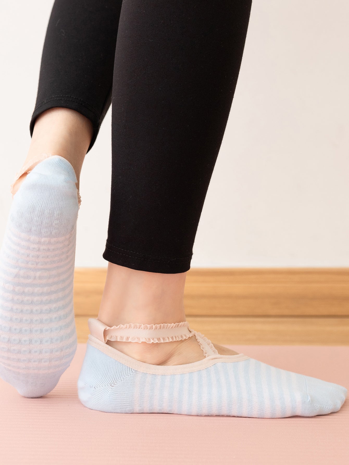 【Yoga Socks】R2浅蓝-女士花边条纹圆头瑜伽普拉提运动袜