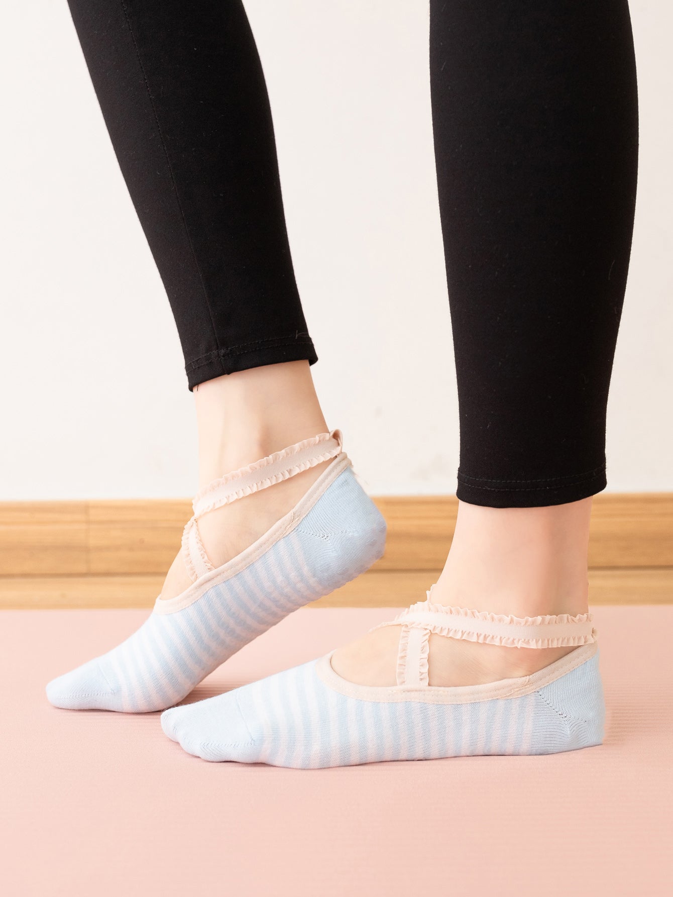 【Yoga Socks】R2浅蓝-女士花边条纹圆头瑜伽普拉提运动袜